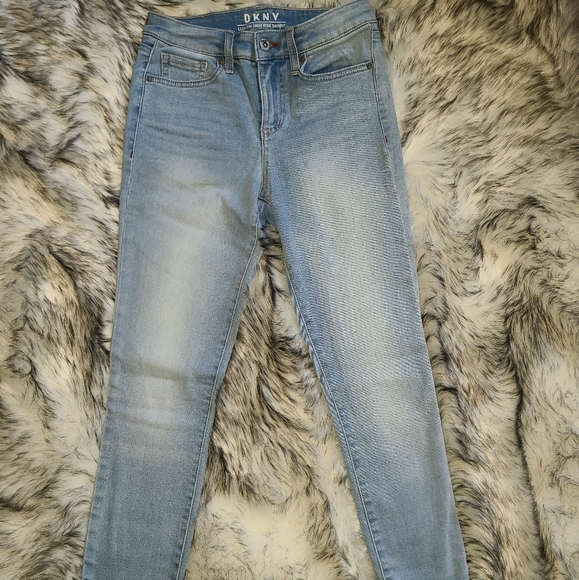 🔴SOLD🔴DKNY jeans - Picture 2 of 3